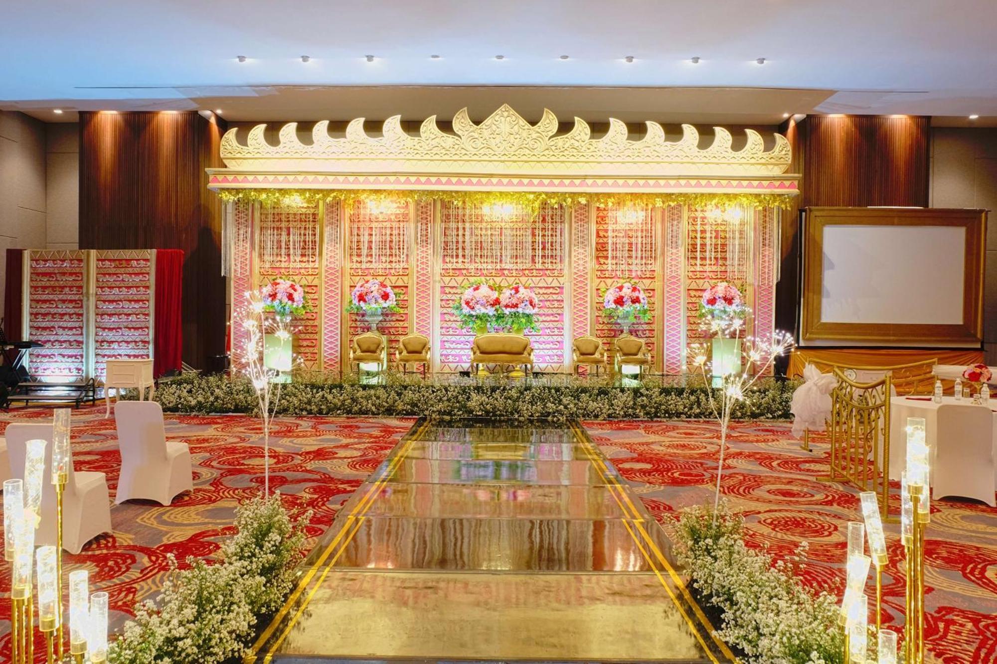 Radisson Lampung Kedaton Bandar Lampung Exterior photo